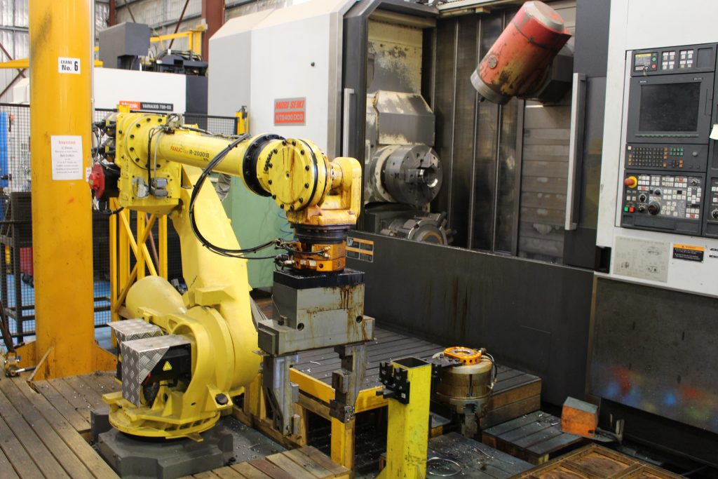 Robot in Focus FANUC R-2000ic/210R and 270F